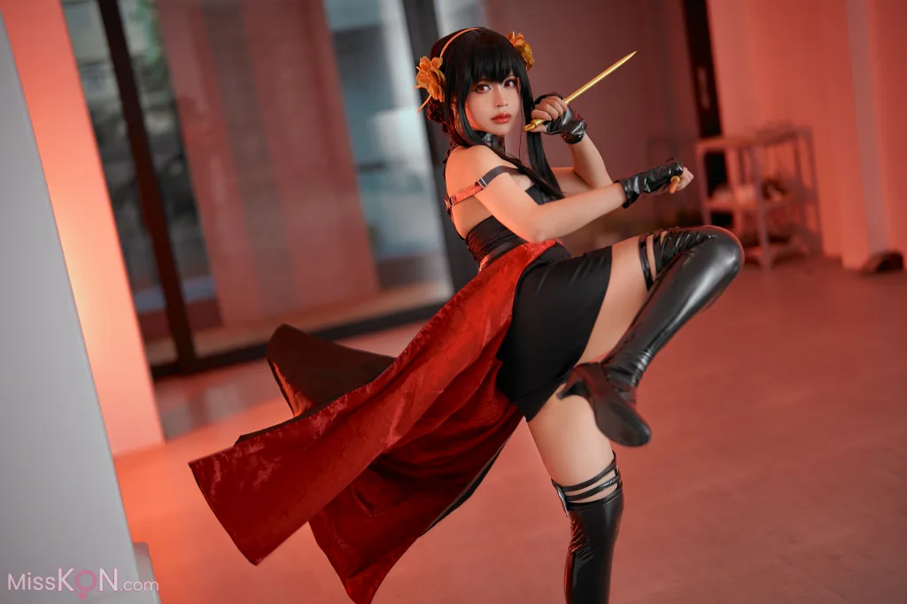 Coser@PingPing: Yor (81 photos)