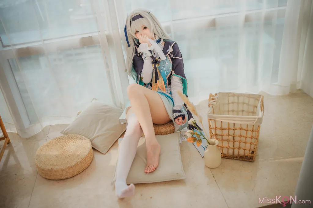 Coser@Seele麦麦: 流萤纯白物语 (22 photos )