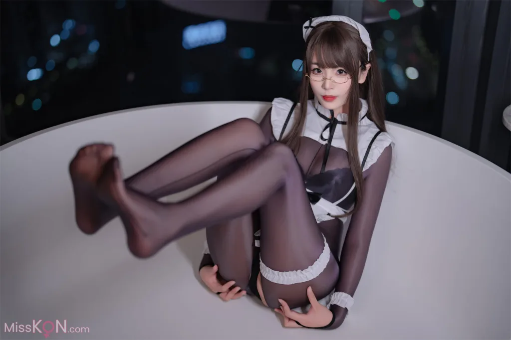 Coser@轩萧学姐: 连体丝女仆 (90 photos)