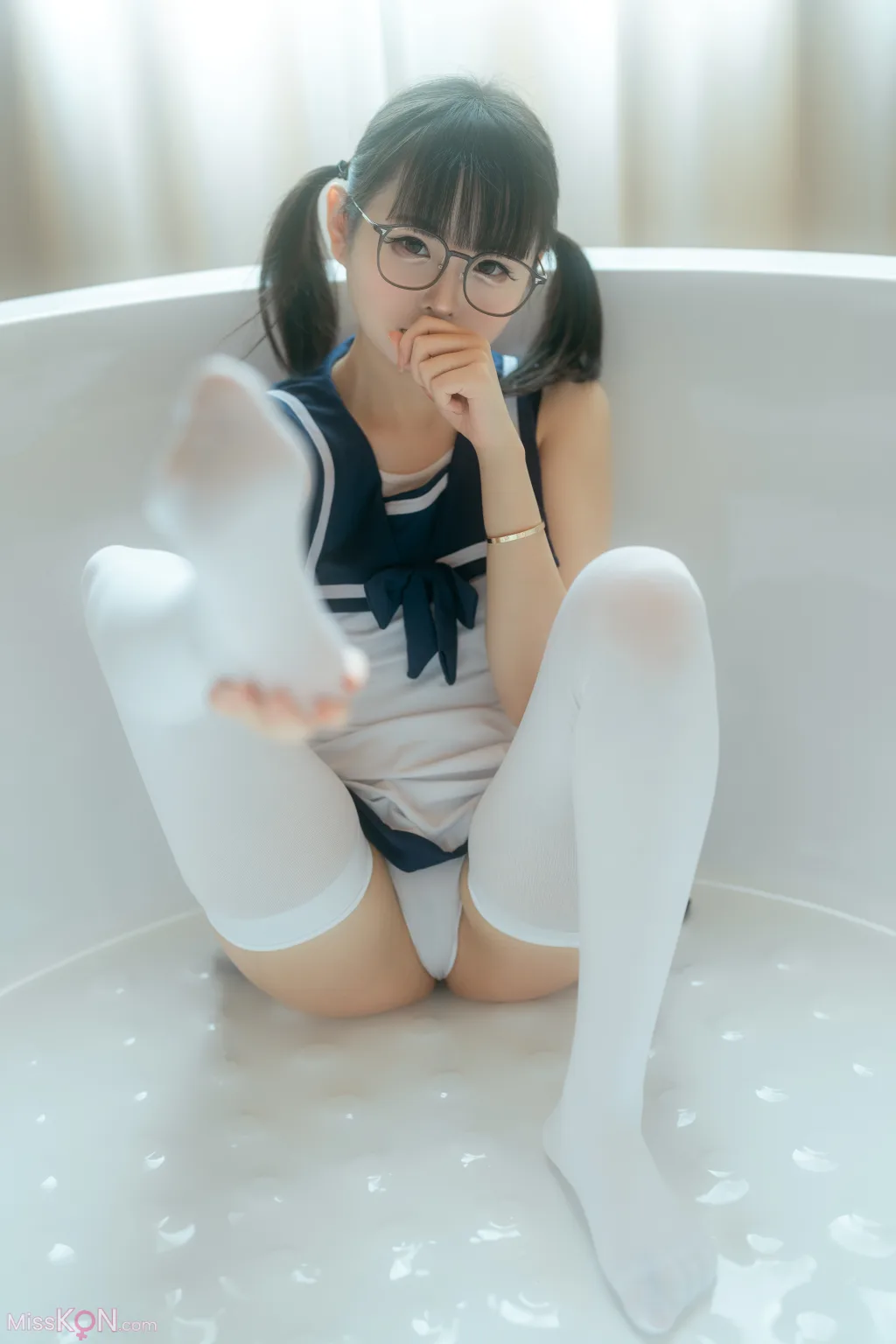 Coser@幼水铃衣: 梦浴少女 (81 photos )