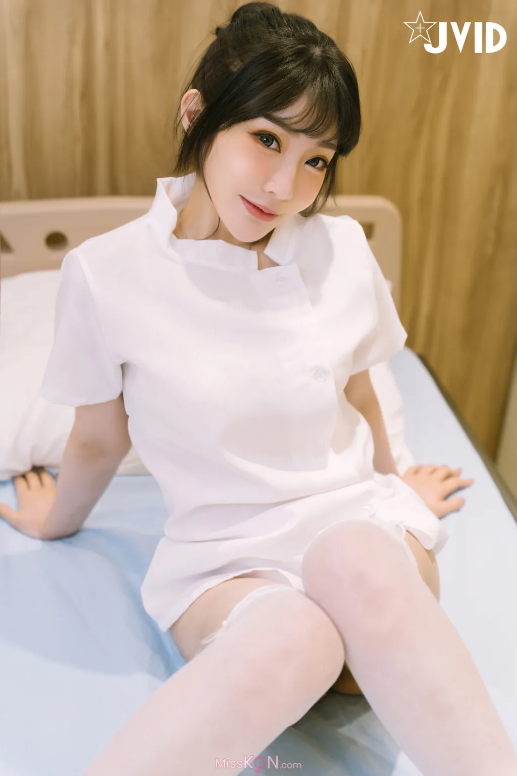 [JVID] 璃奈醬: 性感俏護士 撼動你的大雞巴 (59 photos )