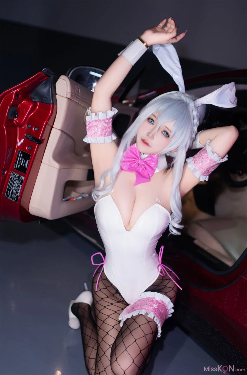 Coser@抱走莫子aa: 雪女跑车兔女郎 (27 photos)