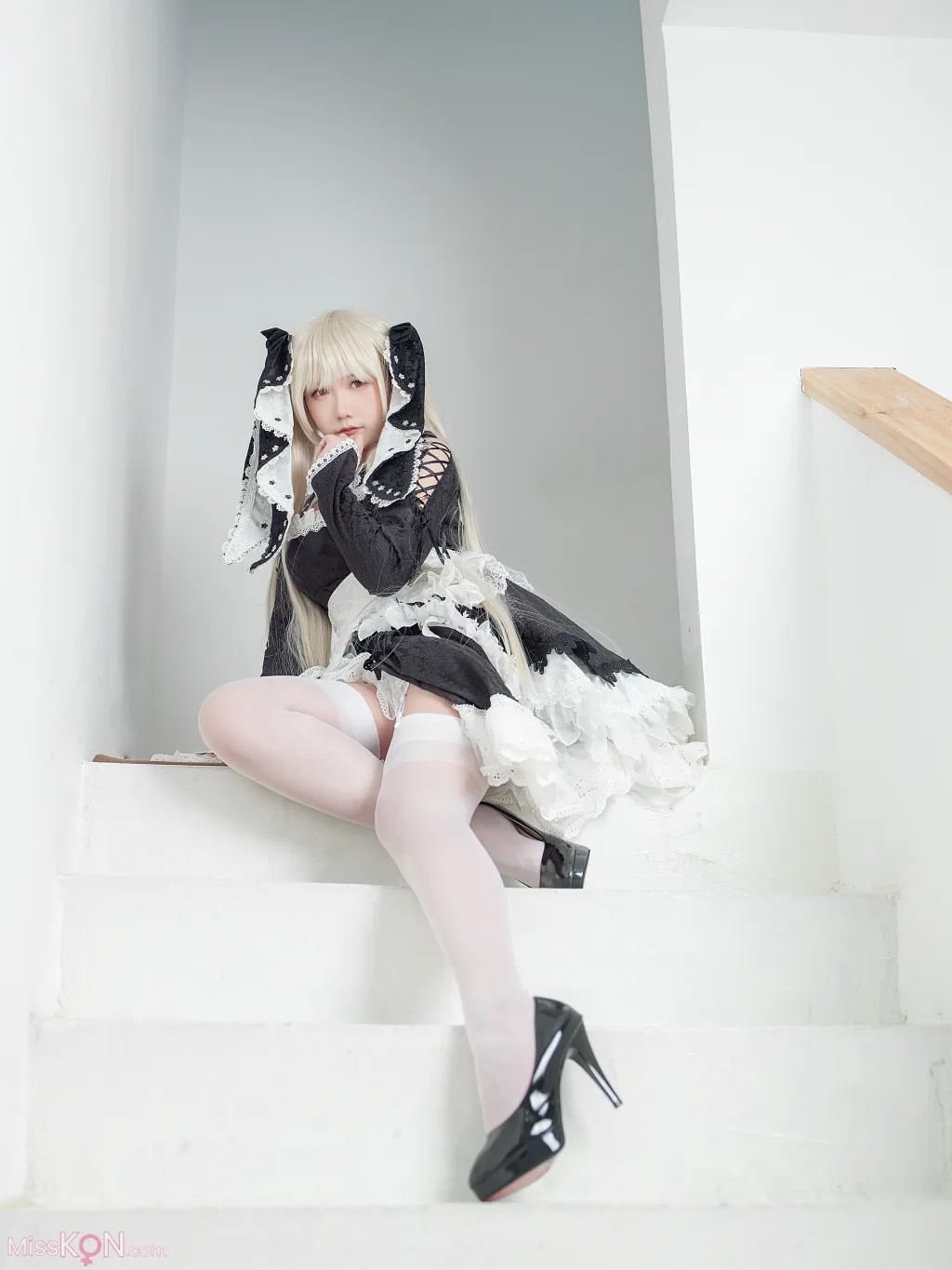 Coser@麻花麻花酱: 可畏女仆 (15 photos)