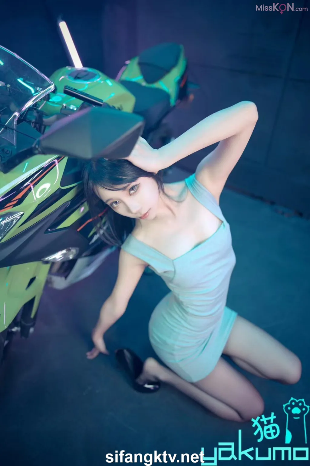 Coser@yakumo猫: 顶级情色摄影 身材超棒极限诱惑私拍 (177 photos )