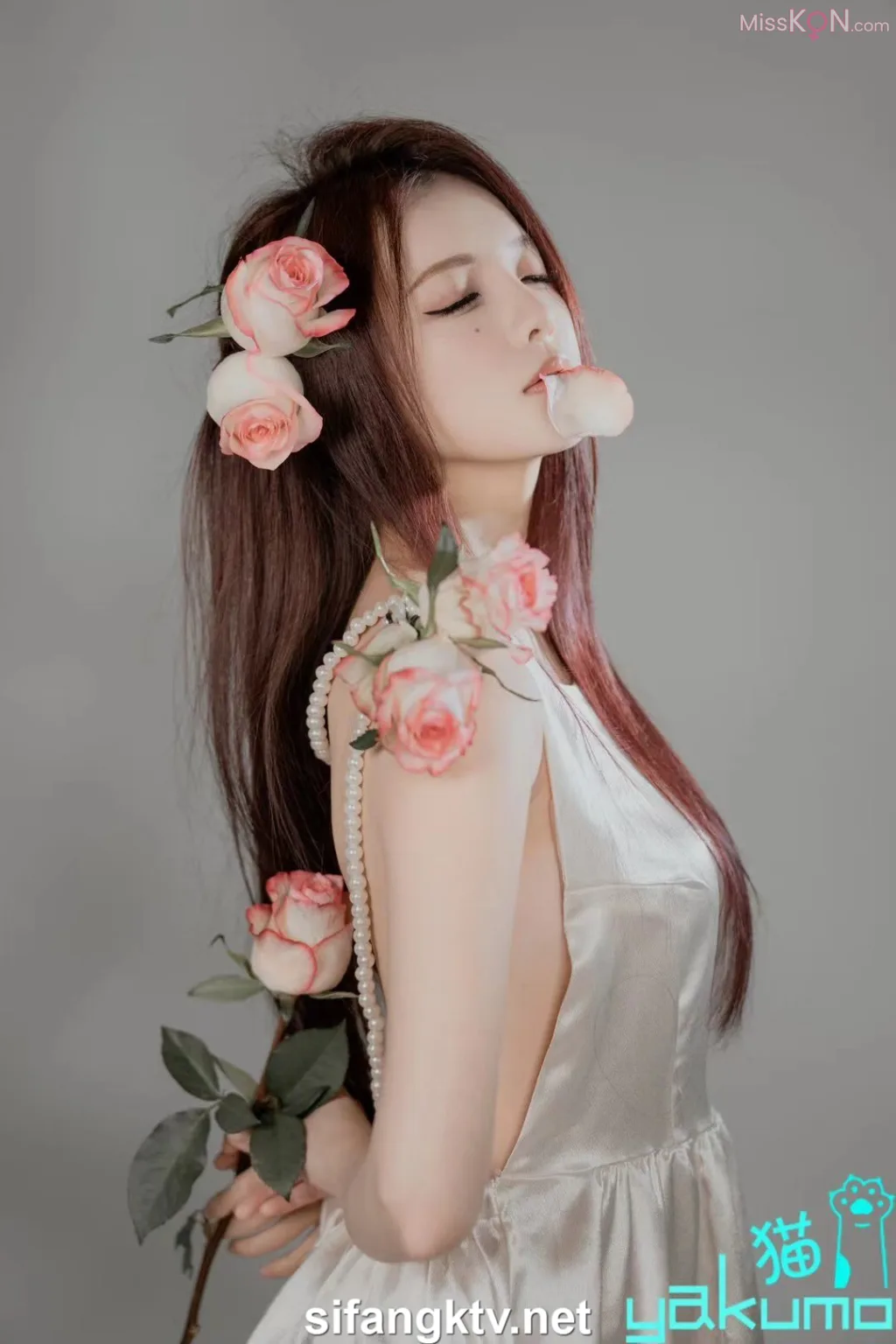 Coser@yakumo猫: 顶级情色摄影 身材超棒极限诱惑私拍 (177 photos )