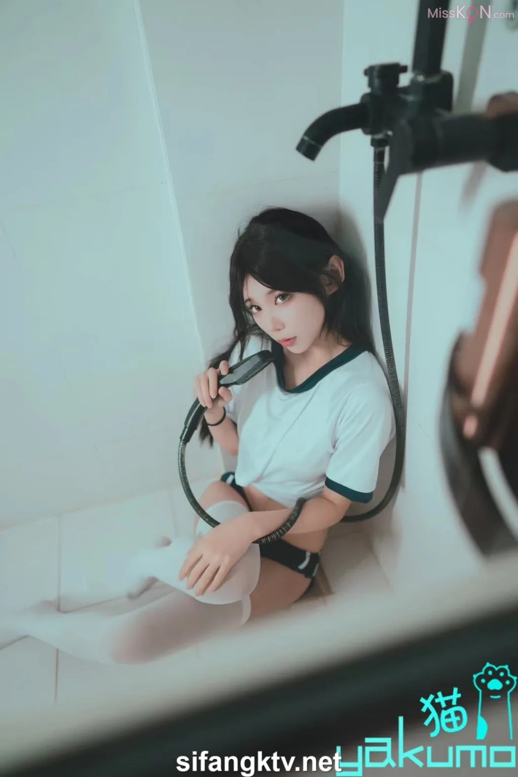 Coser@yakumo猫: 顶级情色摄影 身材超棒极限诱惑私拍 (177 photos )