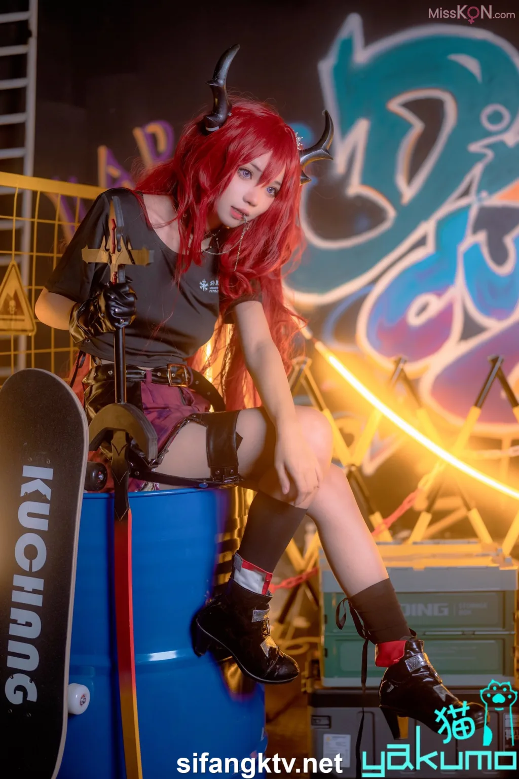 Coser@yakumo猫: 顶级情色摄影 身材超棒极限诱惑私拍 (177 photos )