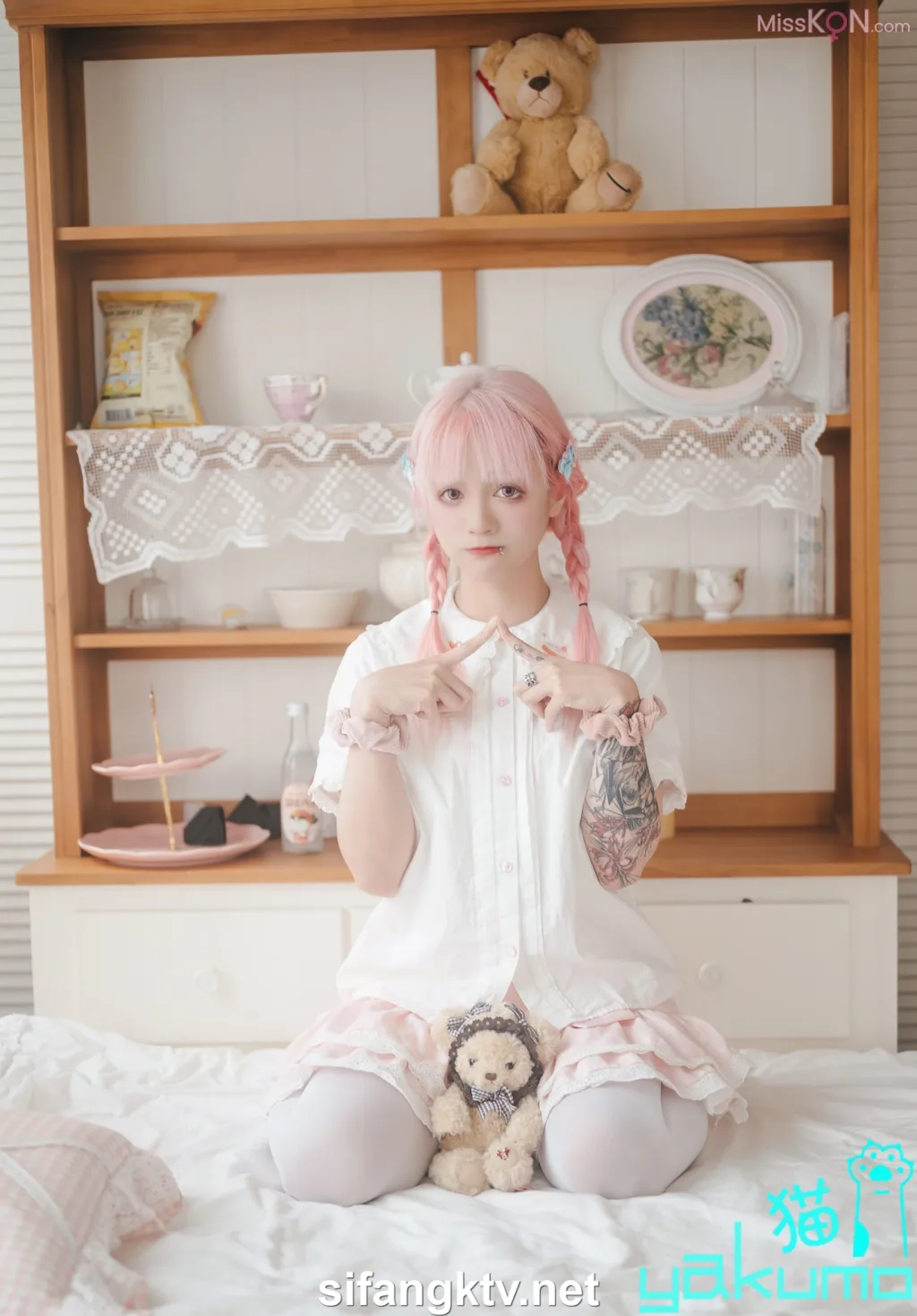Coser@yakumo猫: 顶级情色摄影 身材超棒极限诱惑私拍 (177 photos )