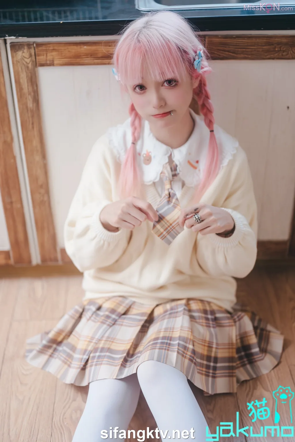 Coser@yakumo猫: 顶级情色摄影 身材超棒极限诱惑私拍 (177 photos )