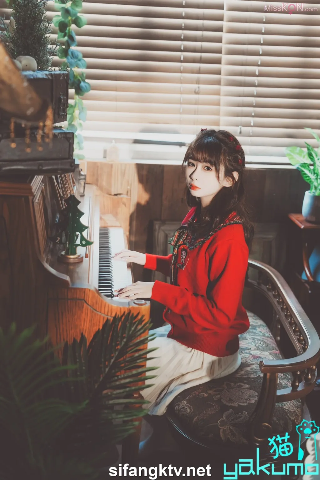 Coser@yakumo猫: 顶级情色摄影 身材超棒极限诱惑私拍 (177 photos )