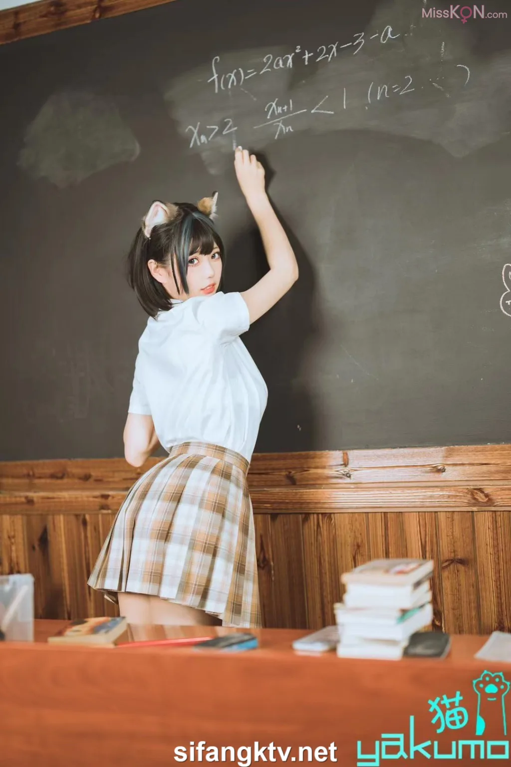 Coser@yakumo猫: 顶级情色摄影 身材超棒极限诱惑私拍 (177 photos )