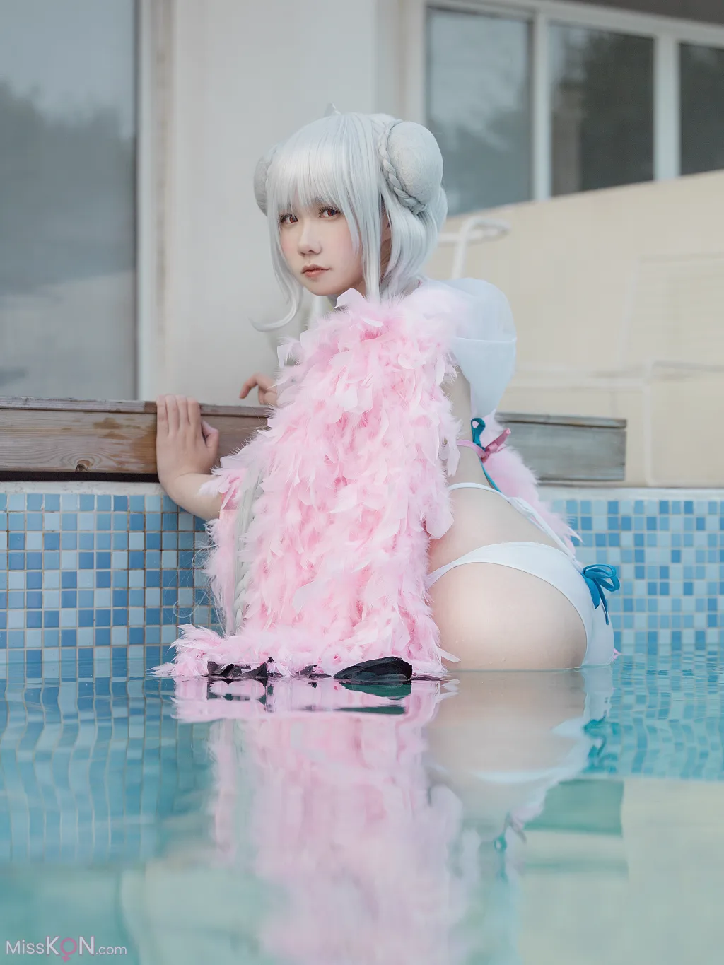 Coser@麻花麻花酱: 可畏泳装 (15 photos)