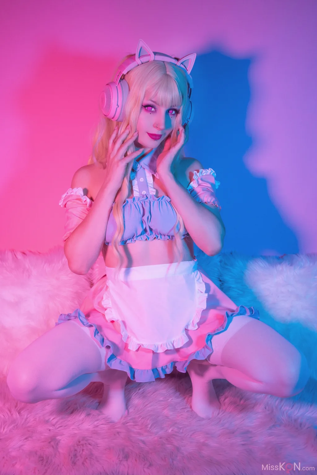 Coser@Shiro Kitsune: 粉红女仆 Pink Maid (51 photos)