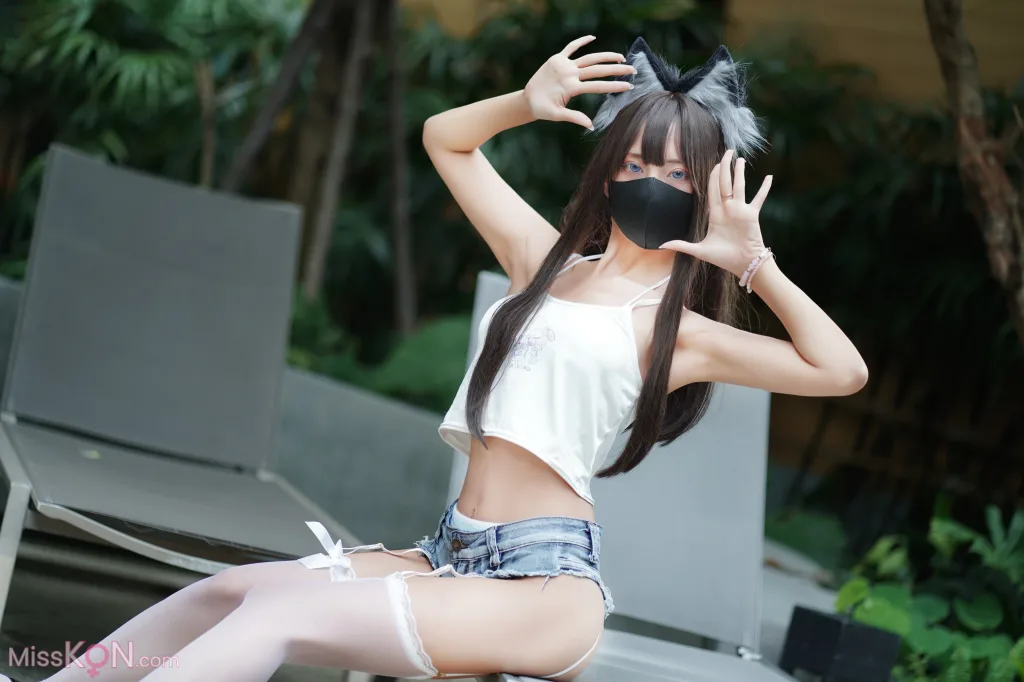 Coser@职业奶妈三水子: 猫猫蓝白比基尼 (85 photos )