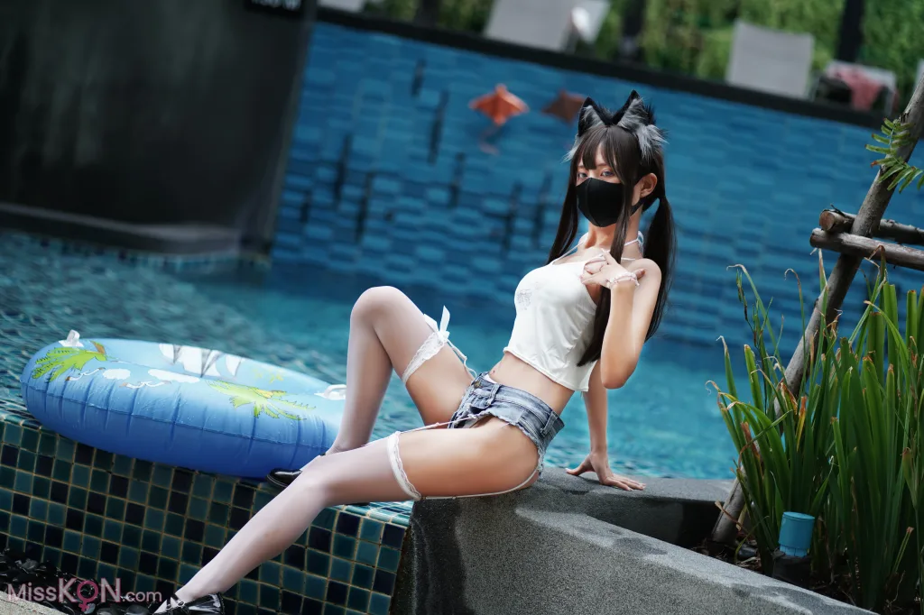 Coser@职业奶妈三水子: 猫猫蓝白比基尼 (85 photos )