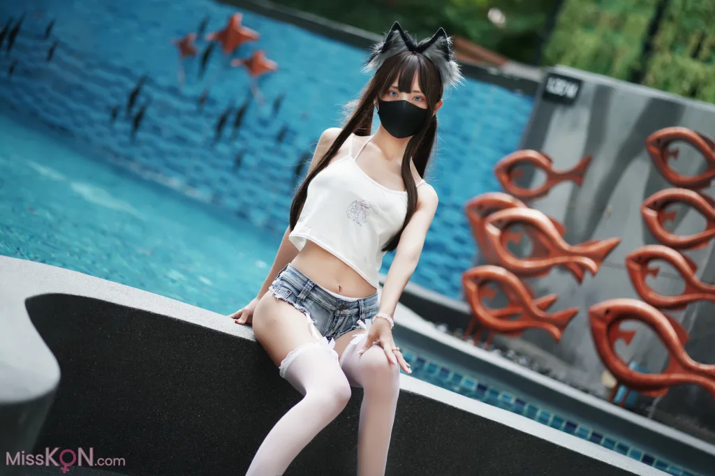 Coser@职业奶妈三水子: 猫猫蓝白比基尼 (85 photos )