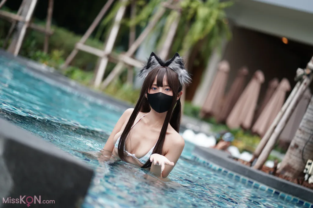 Coser@职业奶妈三水子: 猫猫蓝白比基尼 (85 photos )