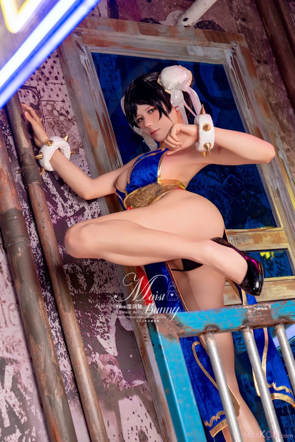 Coser@黏黏团子兔: 2月作品『街霸-春丽』桃花旗袍 (86 photos )