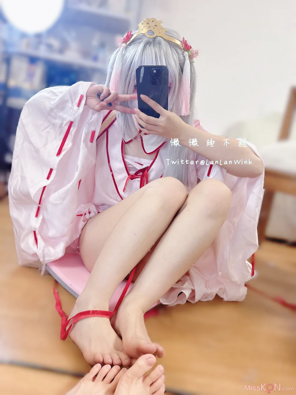 Coser@懒懒睡不醒 &amp; 朝武芳乃: 极品嫩妹 捆绑jk (55 photos )