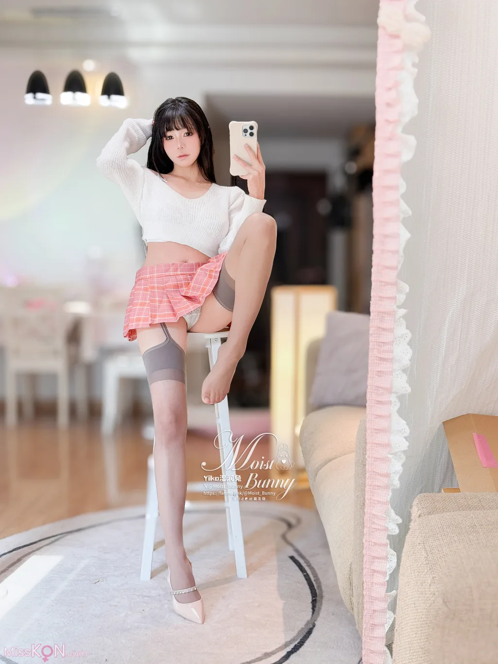 Coser@黏黏团子兔: 情人节特辑 浪漫假日 (76 photos )