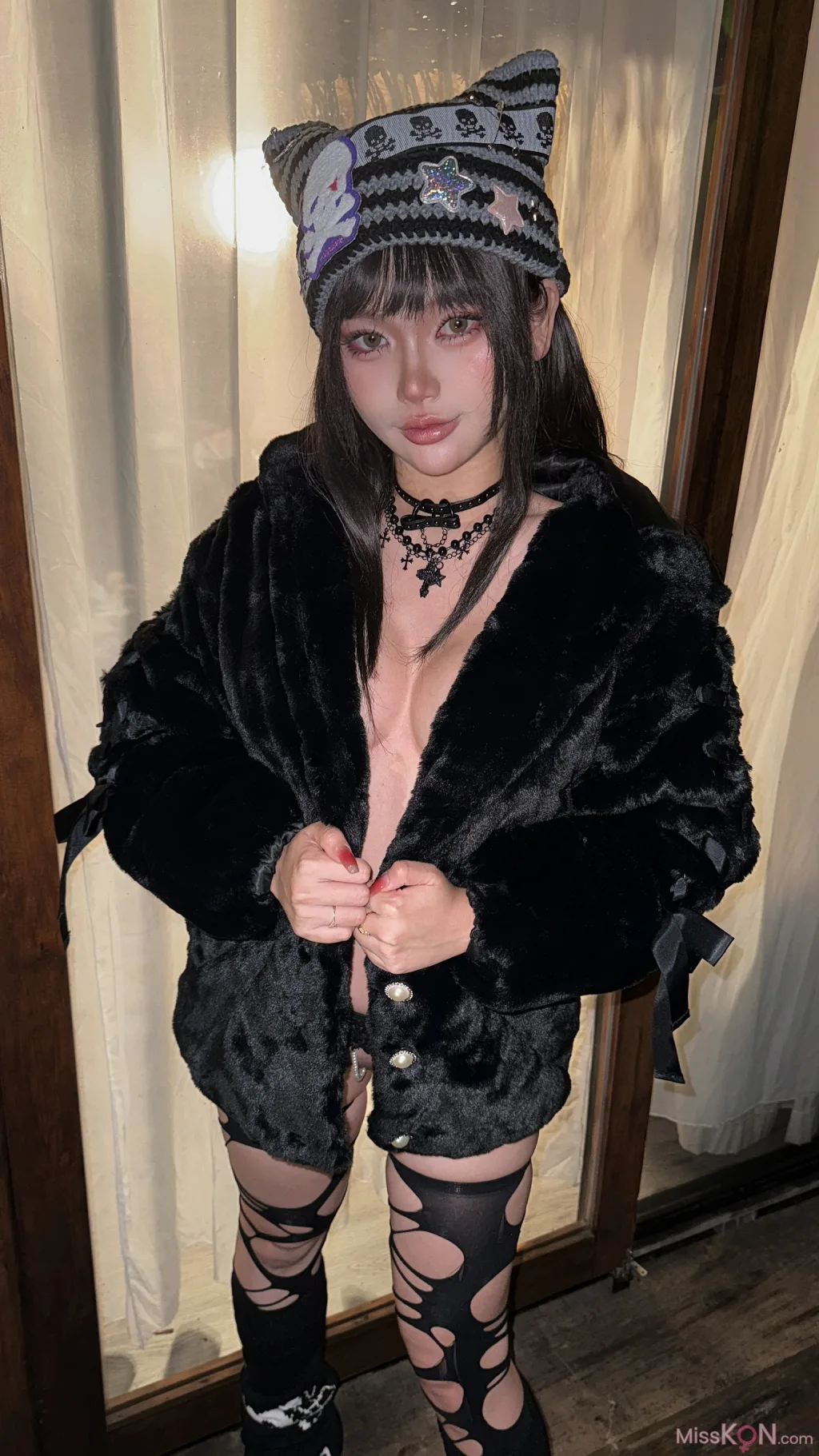 Coser@ZinieQ: UwU Girlfriend (23 photos )
