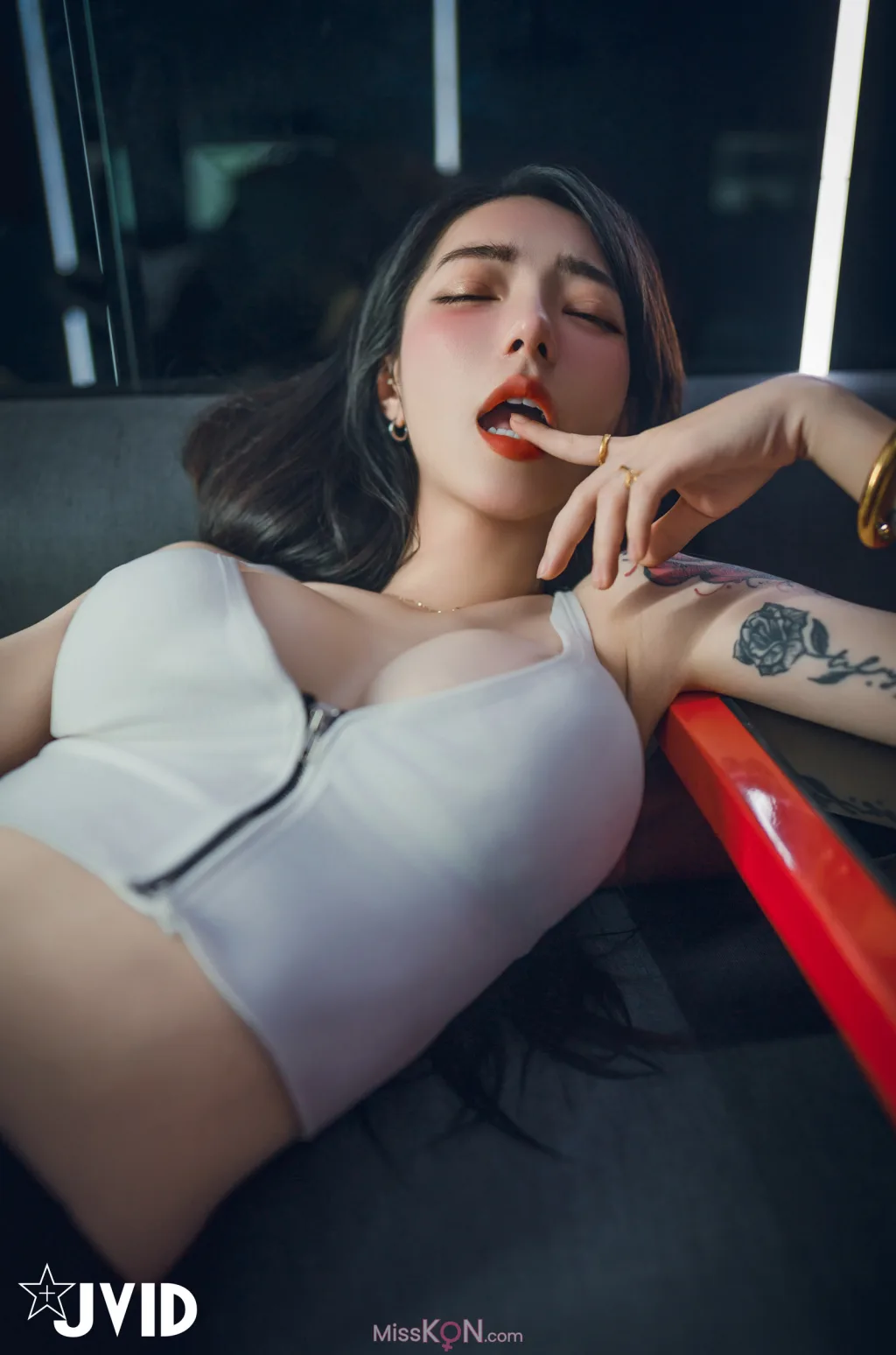 [JVID] 飄飄哥: 飄飄跟蹤綁架迷姦情色妄想🔞強灌春藥🔞粉粉+透透🥵藥效太強💦讓美少女飄飄完全順從🥵 (206 photos)