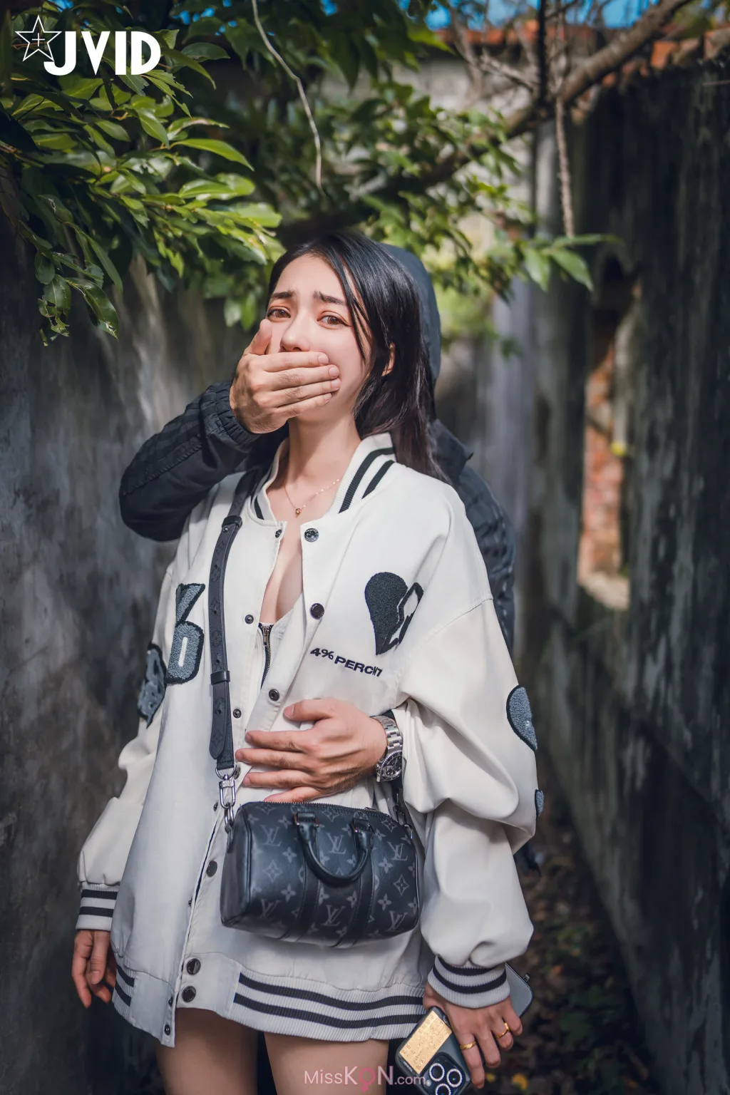 [JVID] 飄飄哥: 飄飄跟蹤綁架迷姦情色妄想🔞強灌春藥🔞粉粉+透透🥵藥效太強💦讓美少女飄飄完全順從🥵 (206 photos)