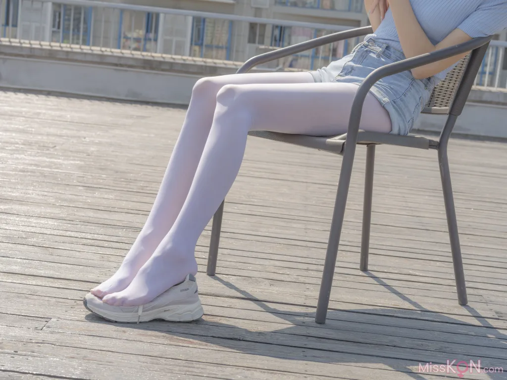 [森萝财团写真] 媛媛 试拍 15D超薄白丝 (60 photos )