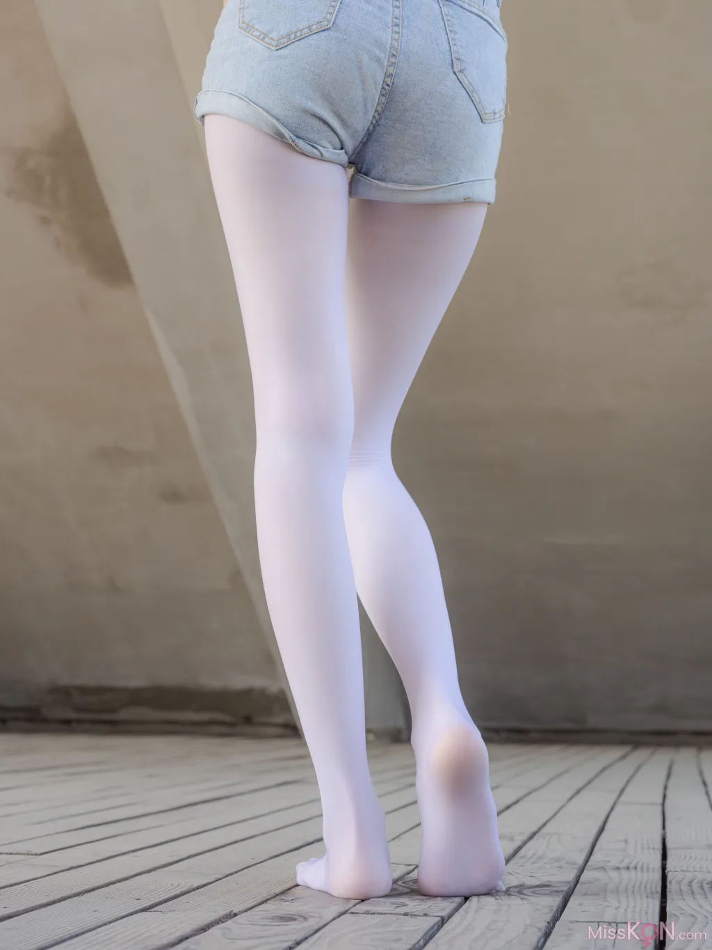 [森萝财团写真] 媛媛 试拍 15D超薄白丝 (60 photos )