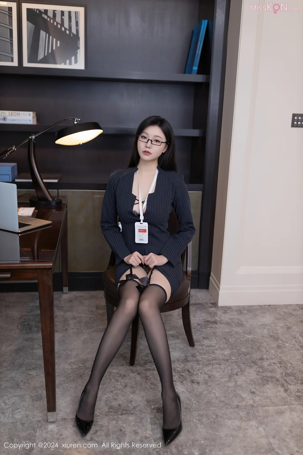 XIUREN No.8536 – 8545 (846 photos)