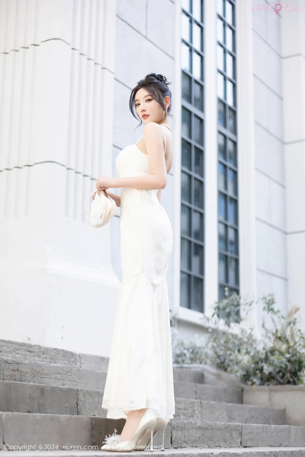 XIUREN No.8536 – 8545 (846 photos)