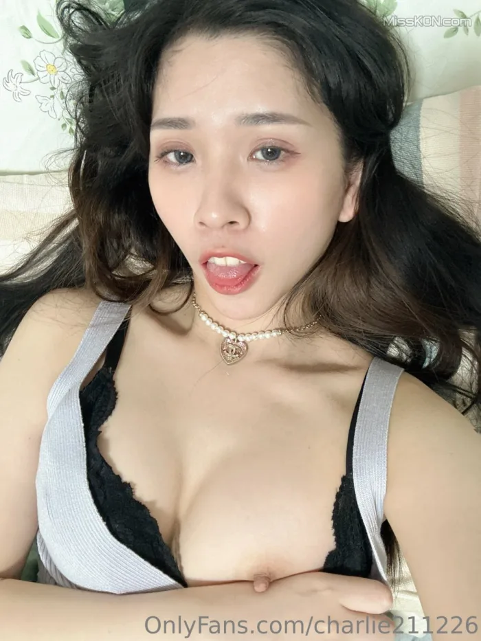 茶理: TW電玩少女 妹OnlyFan日常私拍&amp;約拍花絮 (72 photos )