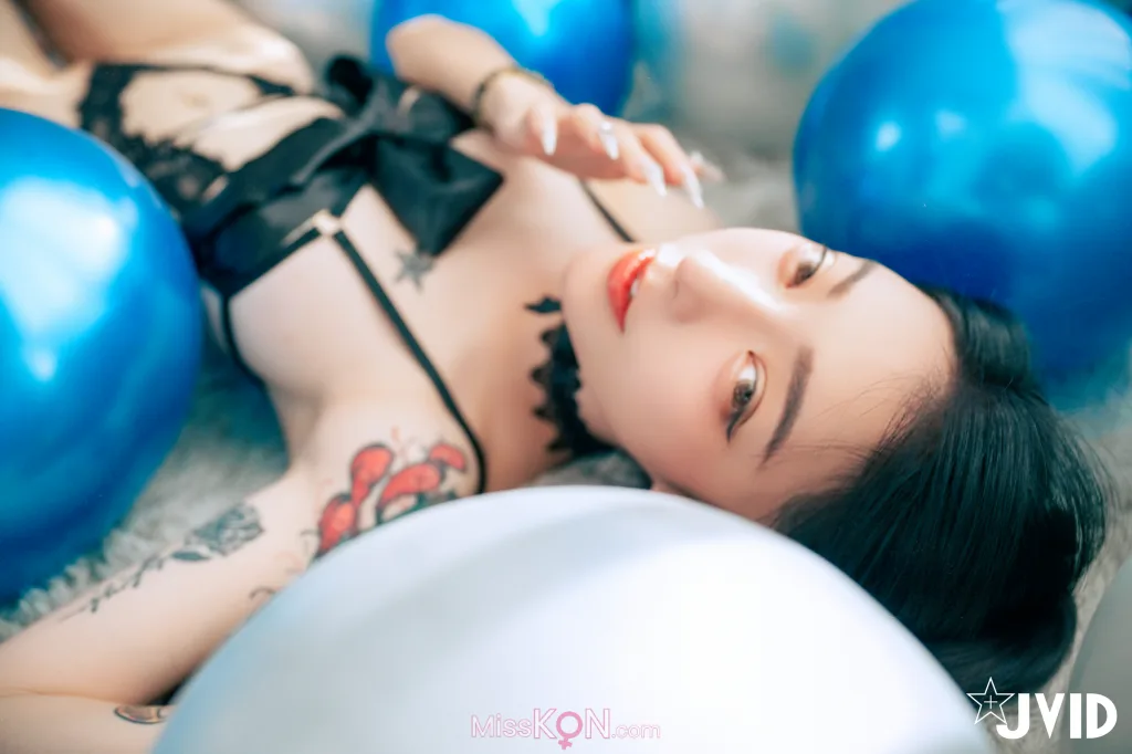 [JVID] 飄飄哥: 色色の裸體生日趴－飄飄🎂慶生被脫光光塗抹奶油😳 (247 photos)