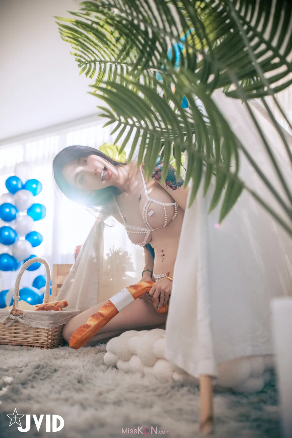 [JVID] 飄飄哥: 色色の裸體生日趴－飄飄🎂慶生被脫光光塗抹奶油😳 (247 photos)