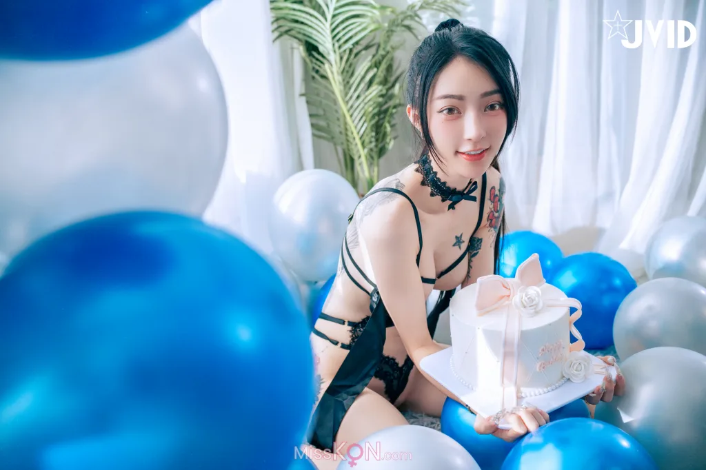 [JVID] 飄飄哥: 色色の裸體生日趴－飄飄🎂慶生被脫光光塗抹奶油😳 (247 photos)