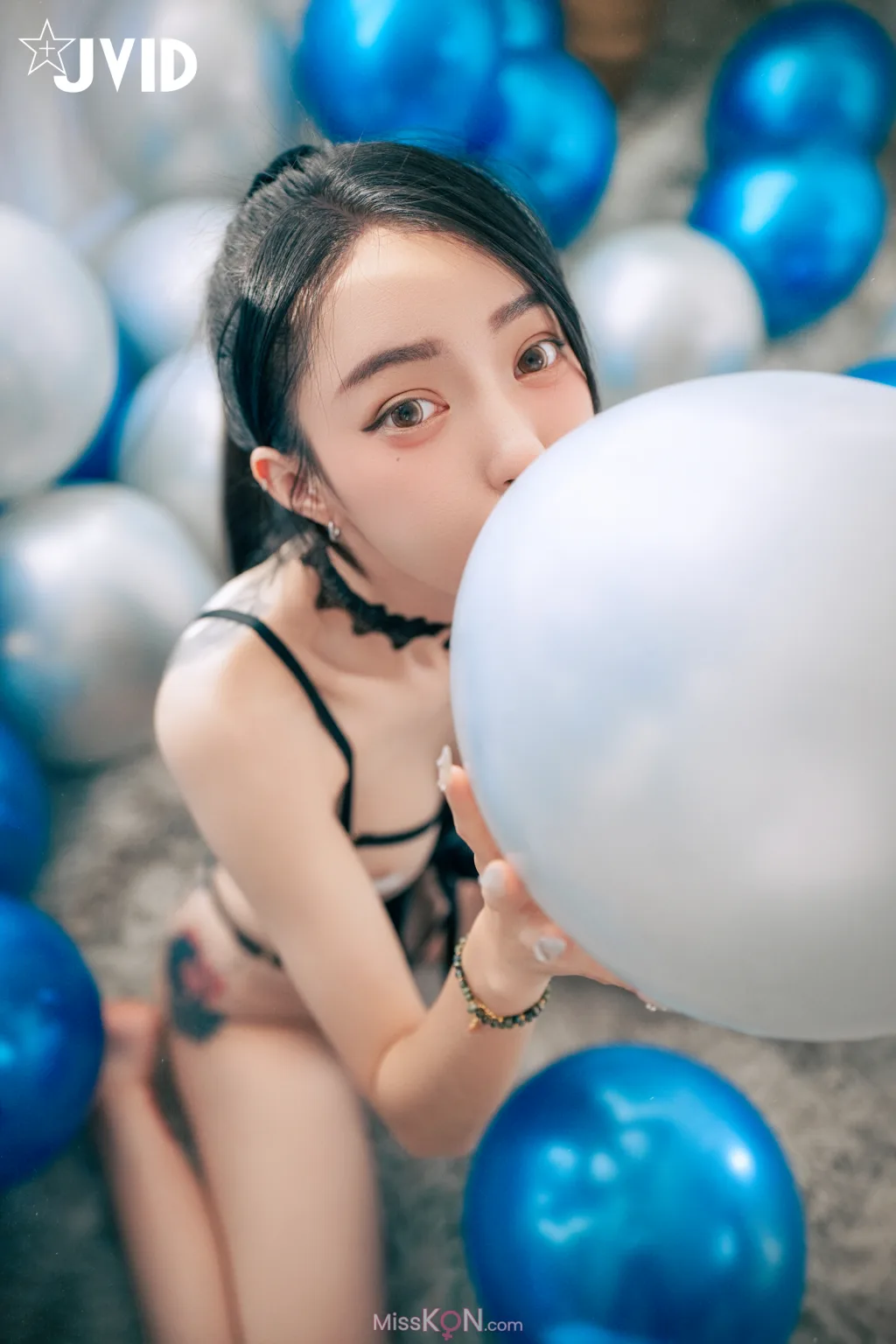 [JVID] 飄飄哥: 色色の裸體生日趴－飄飄🎂慶生被脫光光塗抹奶油😳 (247 photos)