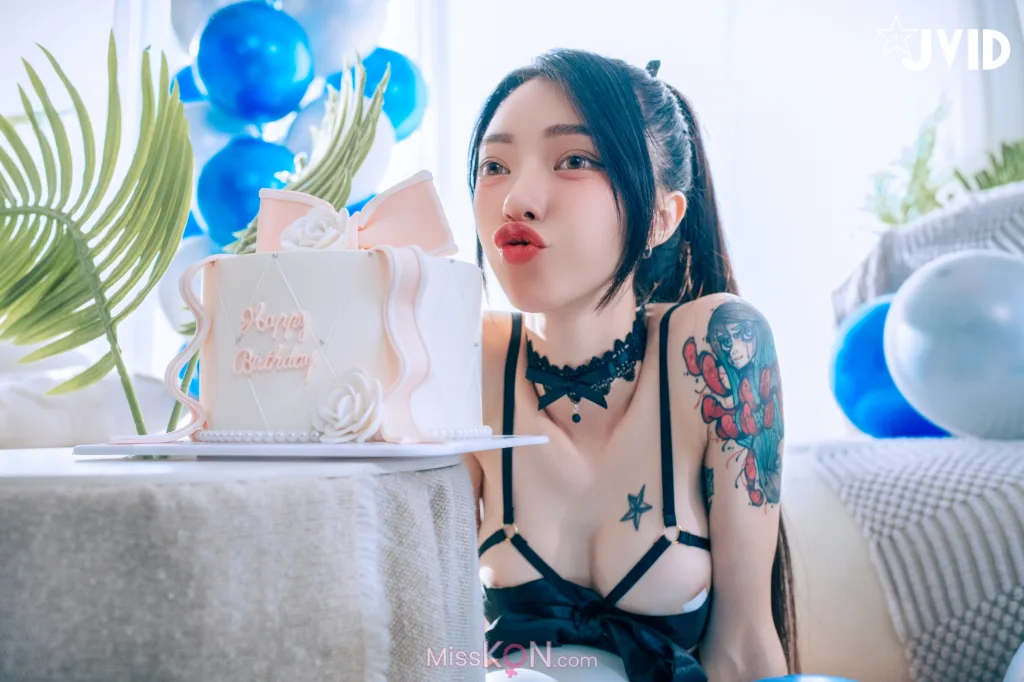 [JVID] 飄飄哥: 色色の裸體生日趴－飄飄🎂慶生被脫光光塗抹奶油😳 (247 photos)