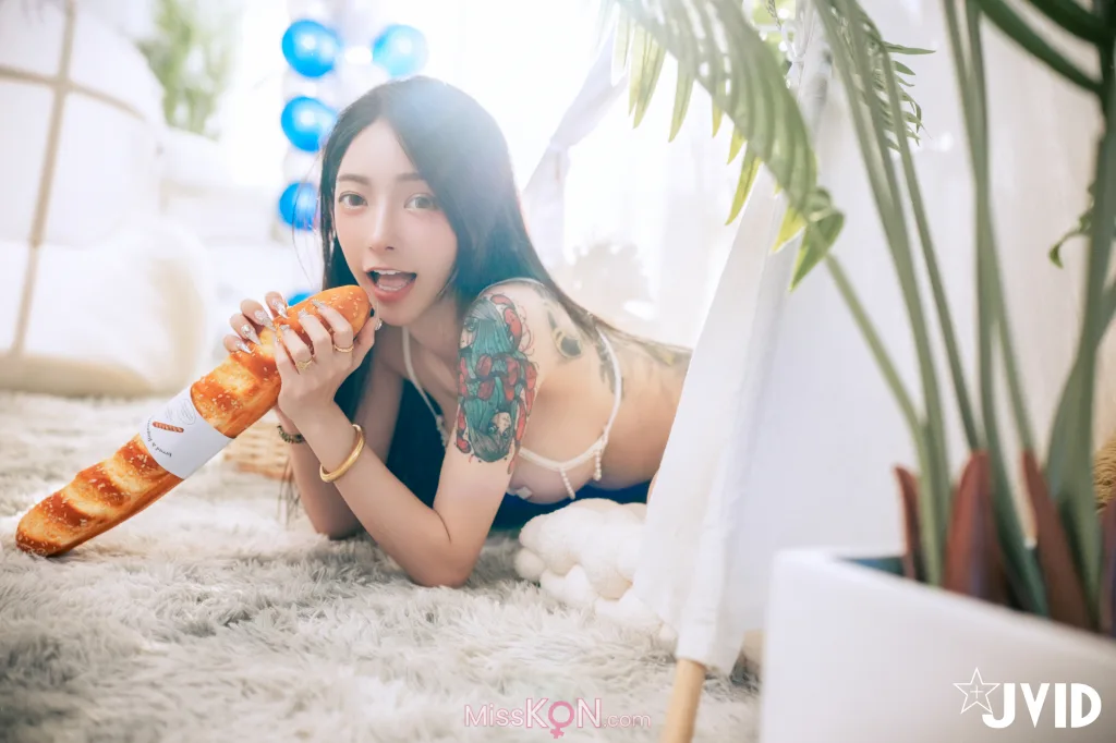 [JVID] 飄飄哥: 色色の裸體生日趴－飄飄🎂慶生被脫光光塗抹奶油😳 (247 photos)