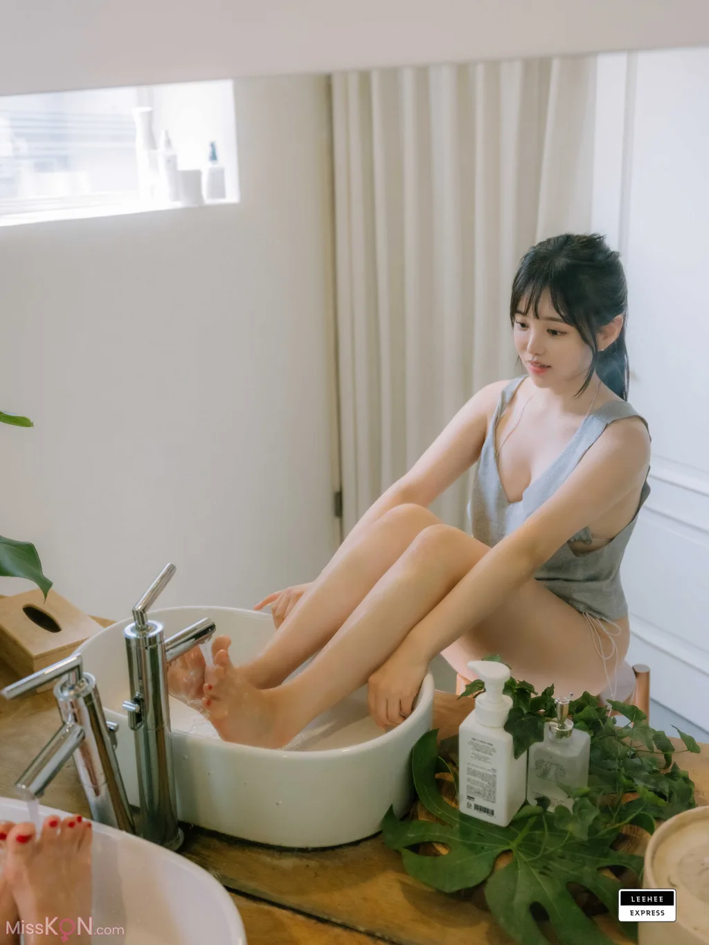 [LE] LEND-037: Yuri (유리) (65 photos)