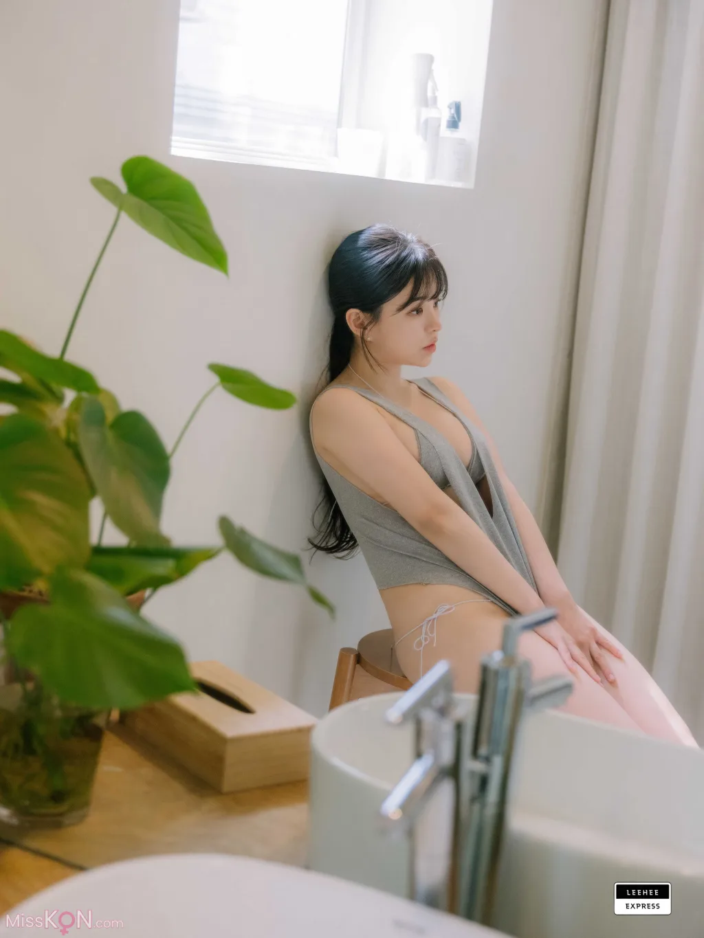 [LE] LEND-037: Yuri (유리) (65 photos)