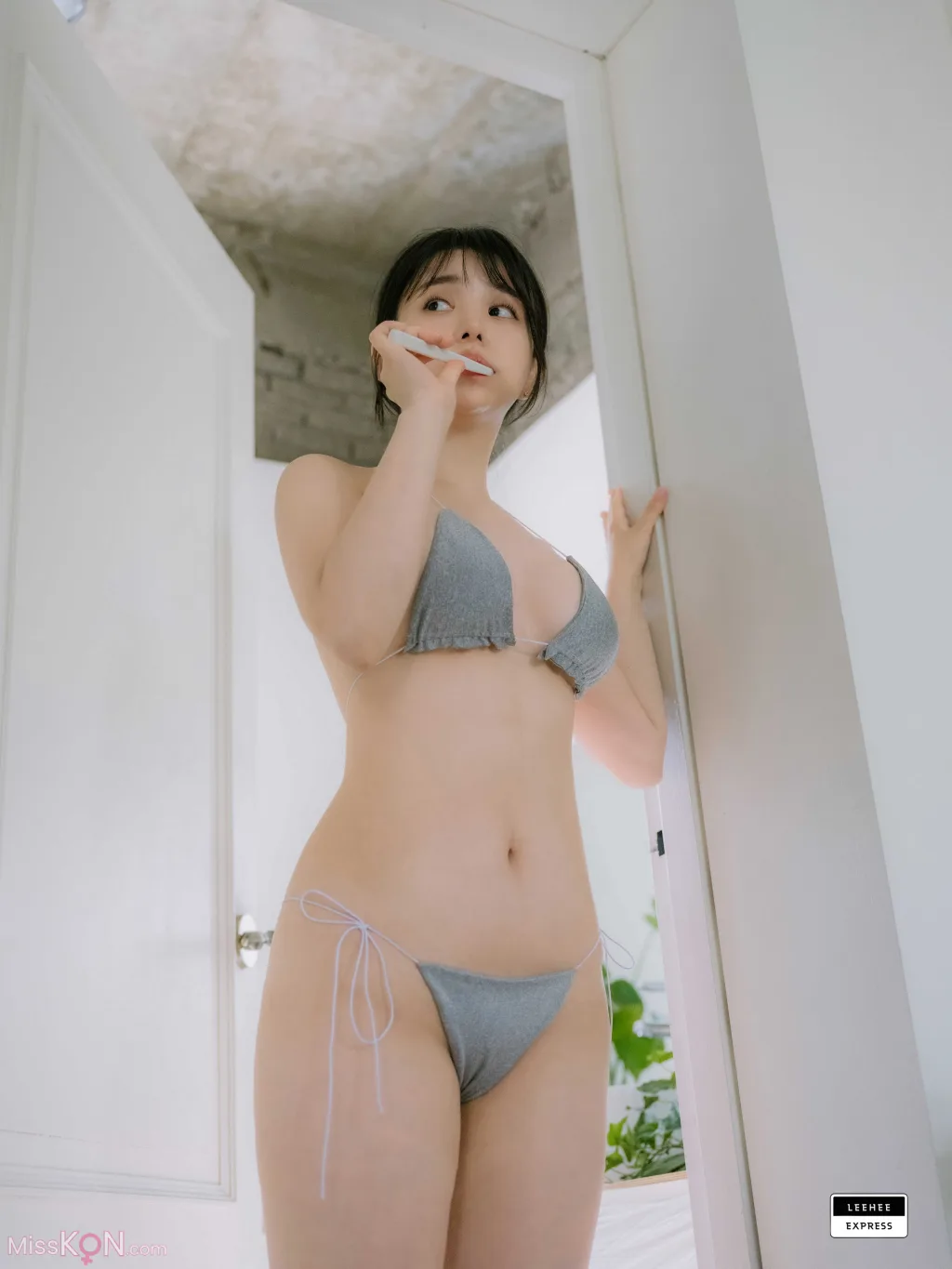 [LE] LEND-037: Yuri (유리) (65 photos)
