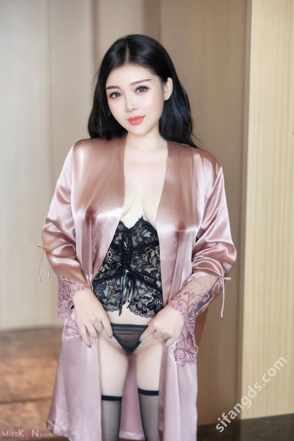 [XR Uncensored] 白洁Bessie: R18 秀人网模特 风韵小少妇 (69 photos )