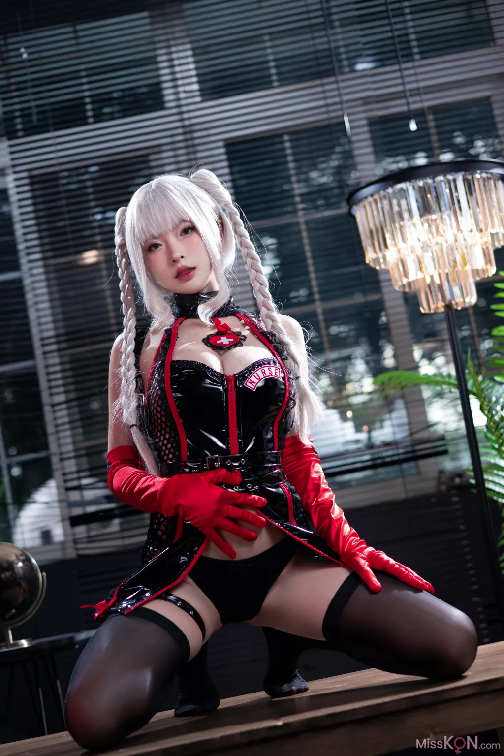 Coser@清水由乃: 白发护士 (57 photos )