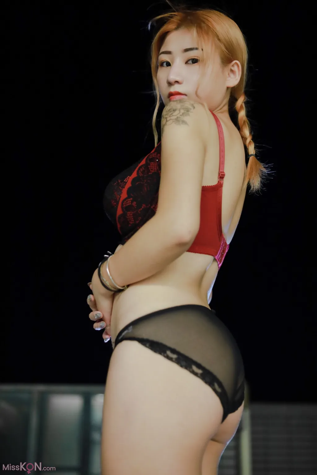 艾瑪 Emma: 大UU艾王馬Emma真的很香啊!! (208 photos )