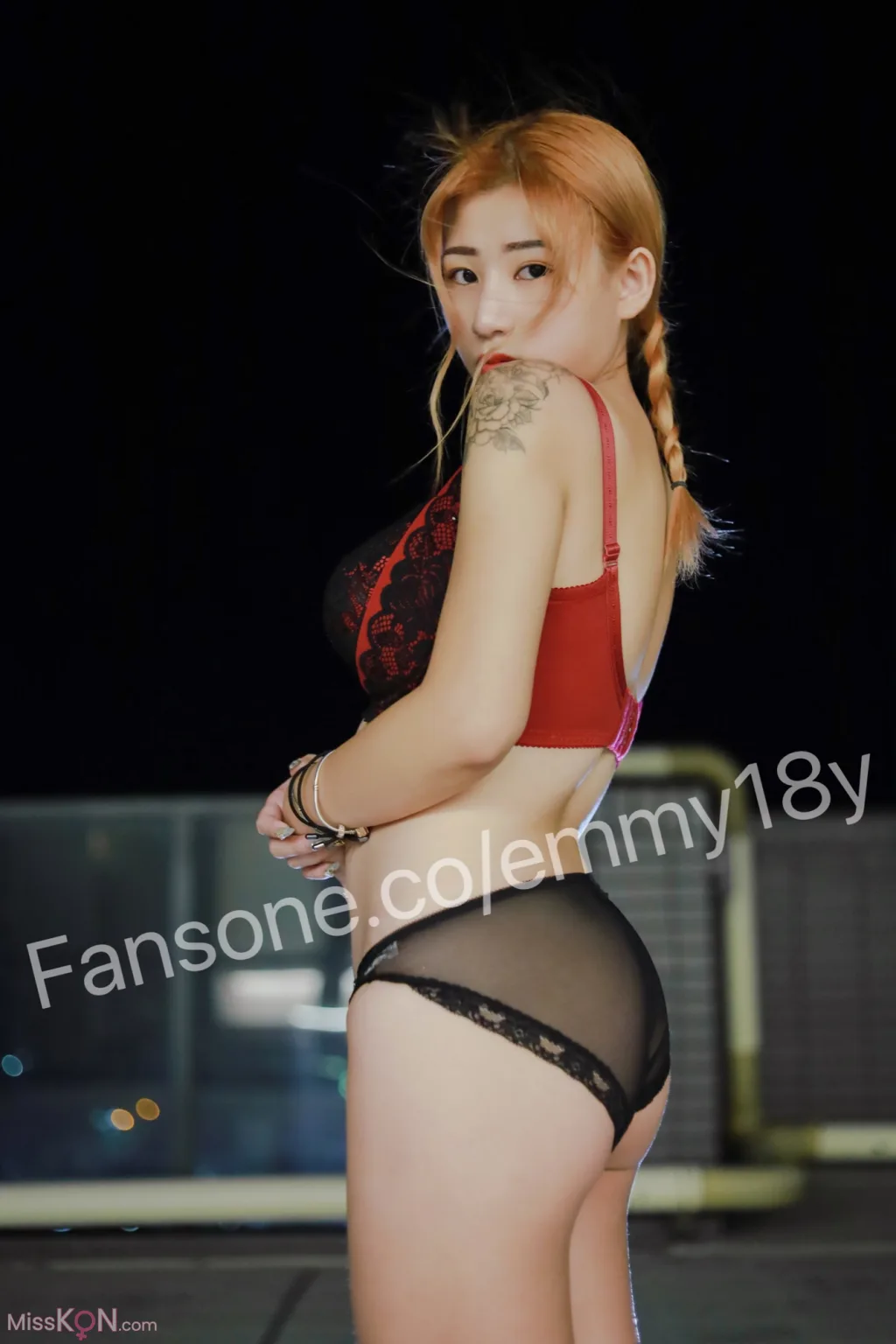 艾瑪 Emma: 大UU艾王馬Emma真的很香啊!! (208 photos )