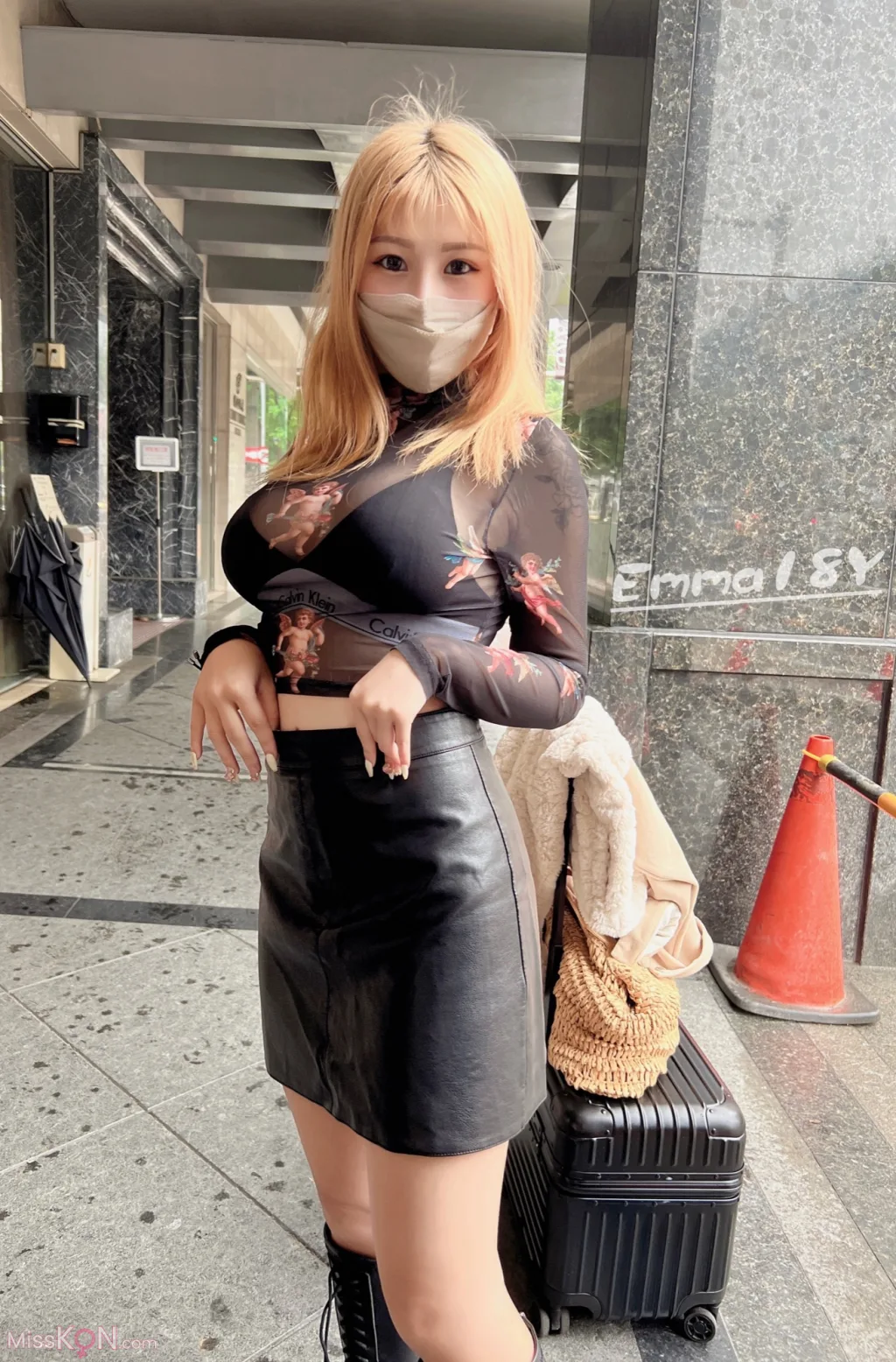 艾瑪 Emma: 大UU艾王馬Emma真的很香啊!! (208 photos )