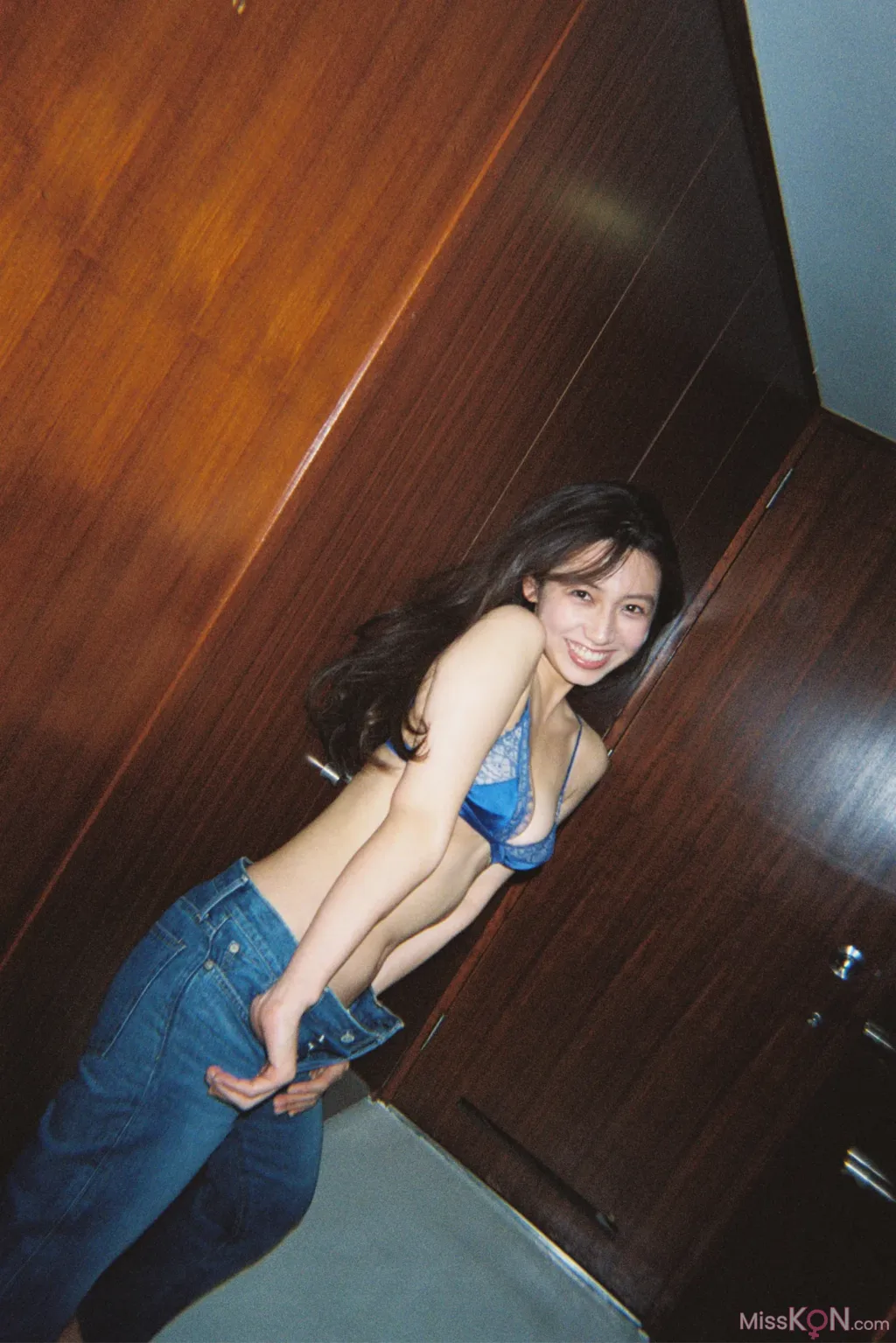 [JP] Airi Satō (佐藤あいり): 艶めく素肌 Vol.2 (56 photos)