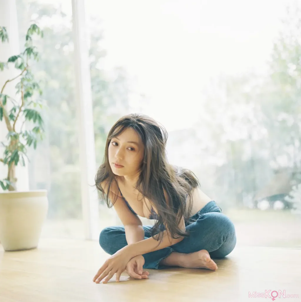[JP] Airi Satō (佐藤あいり): 艶めく素肌 Vol.2 (56 photos)