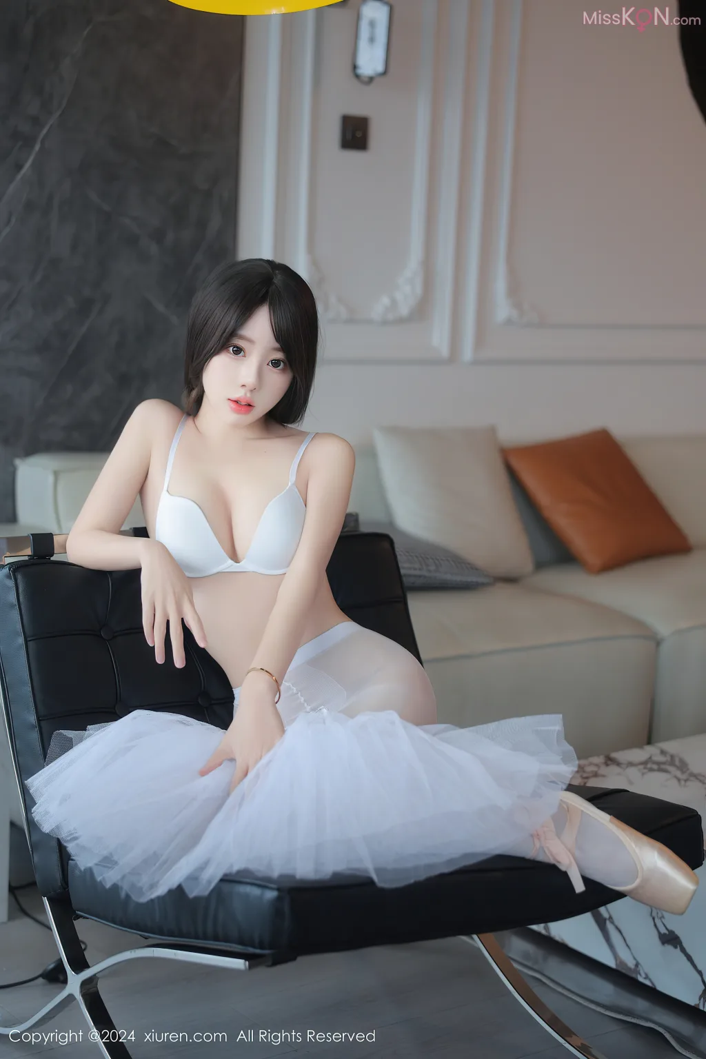 XIUREN No.8556 – 8565 (815 photos)