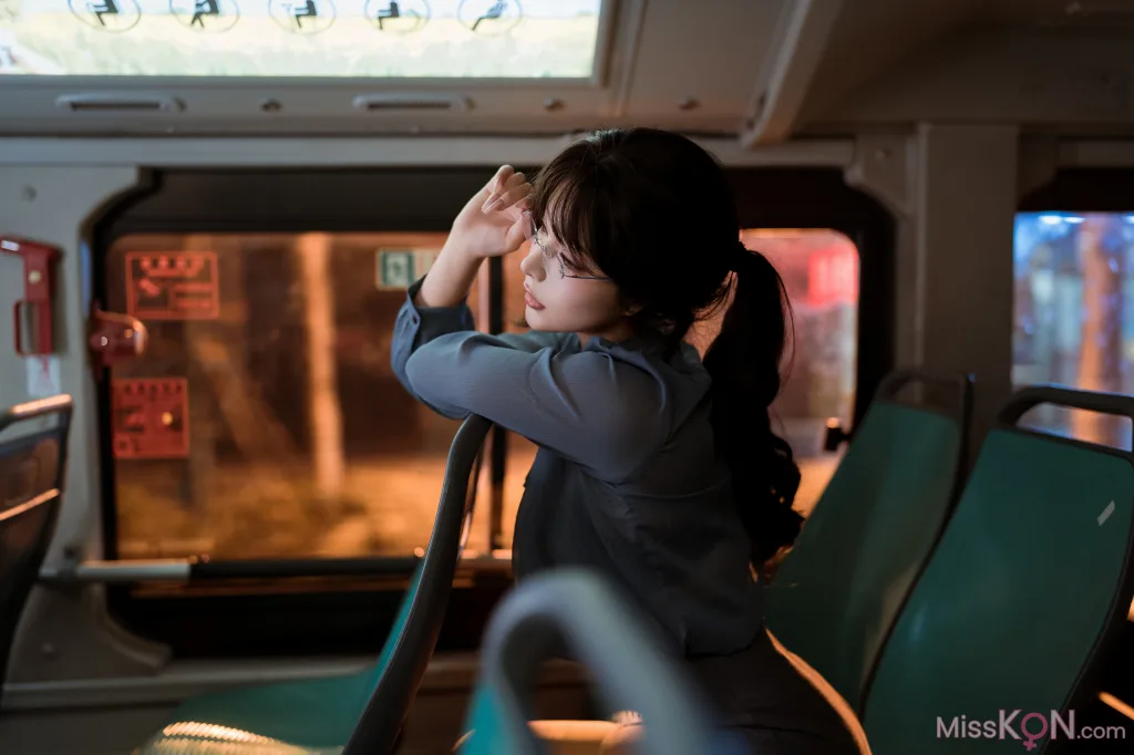 Coser@yuuhui玉汇: 夜班族 (148 photos )